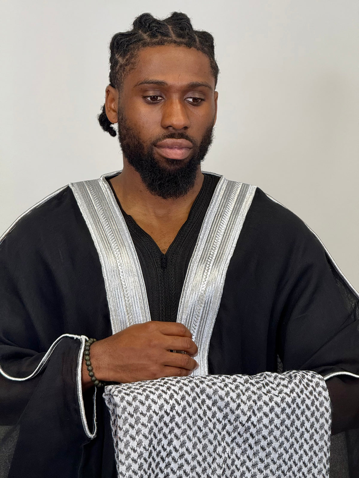 Traditional Black & Silver bisht cloak