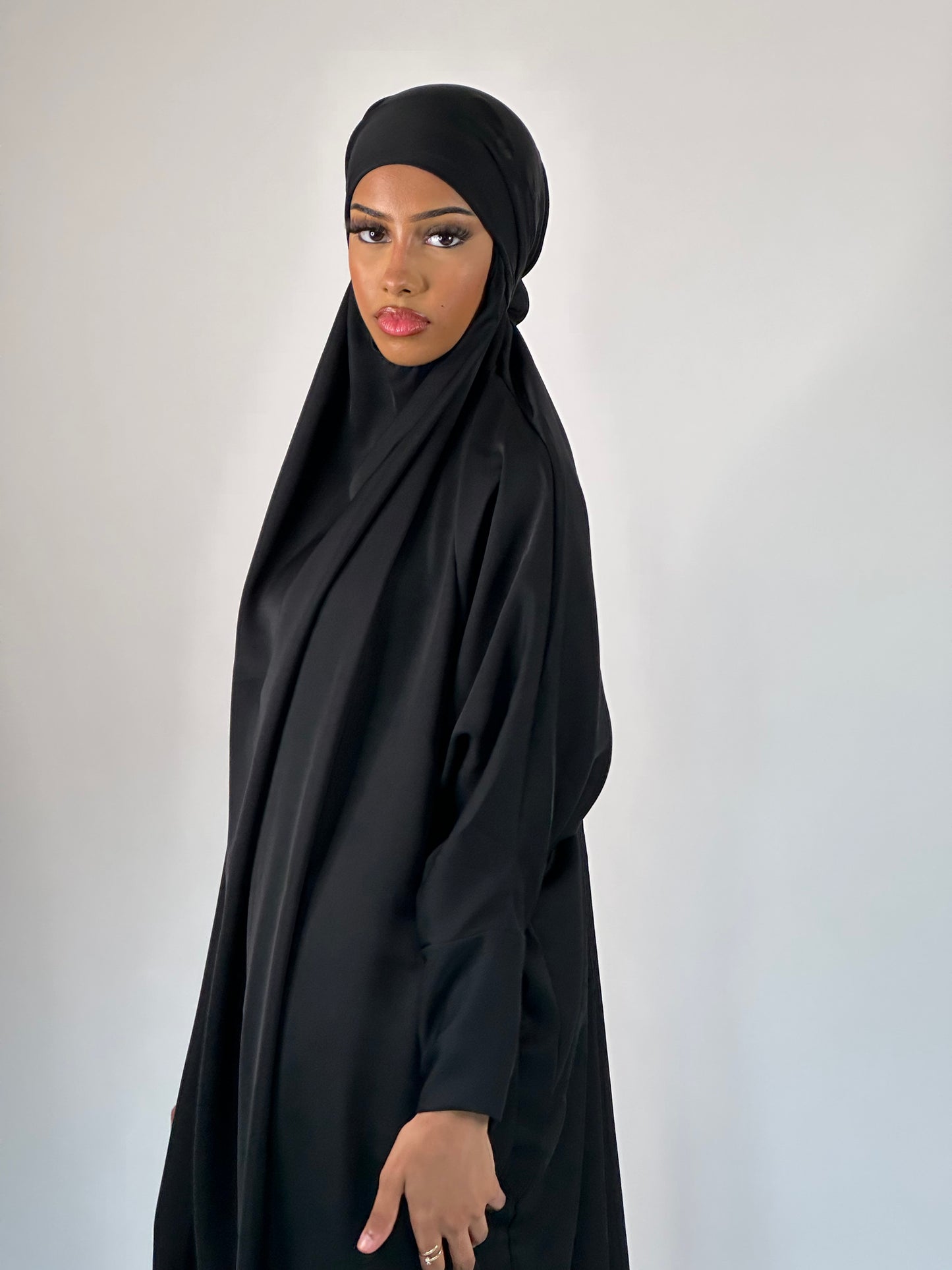 Midnight Black Jilbaab – osomodest